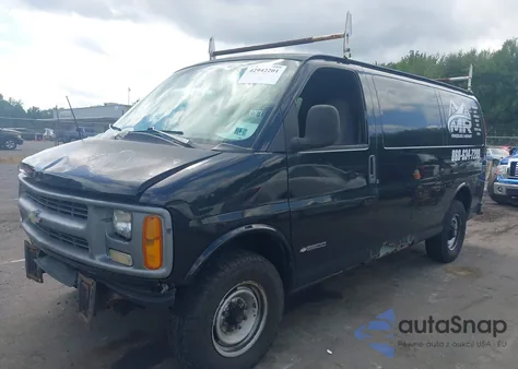 2001 Chevrolet Express from USA, damaged, VIN 1GCHG35R911153852